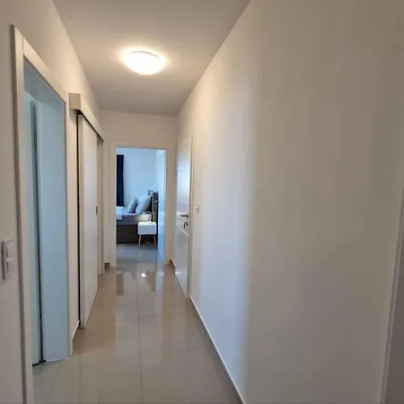 In 47128 Apartment *
