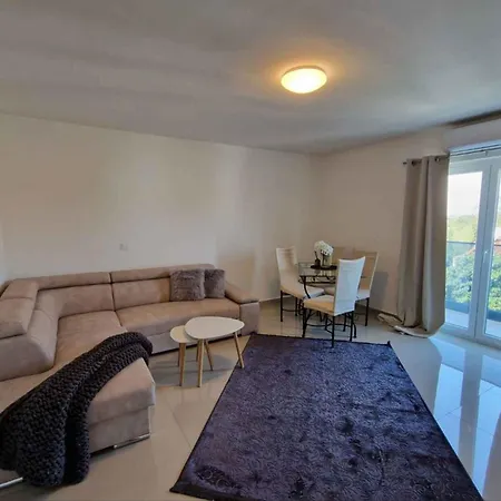 In 47128 Apartment Porec