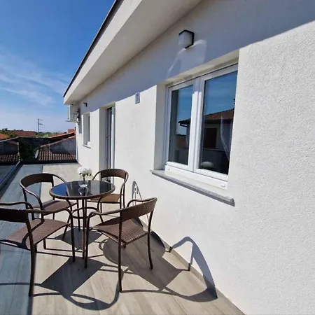 Apartment In 47128 Porec
