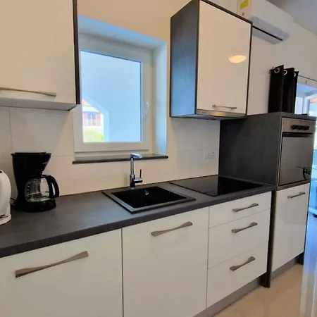 In 47128 Apartment Porec