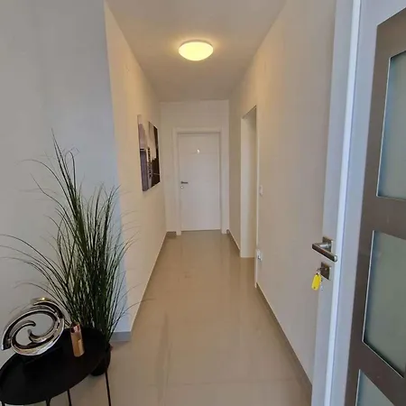 In 47128 Apartment *